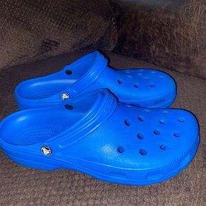 MENS BLUE CROCS SIZE 13